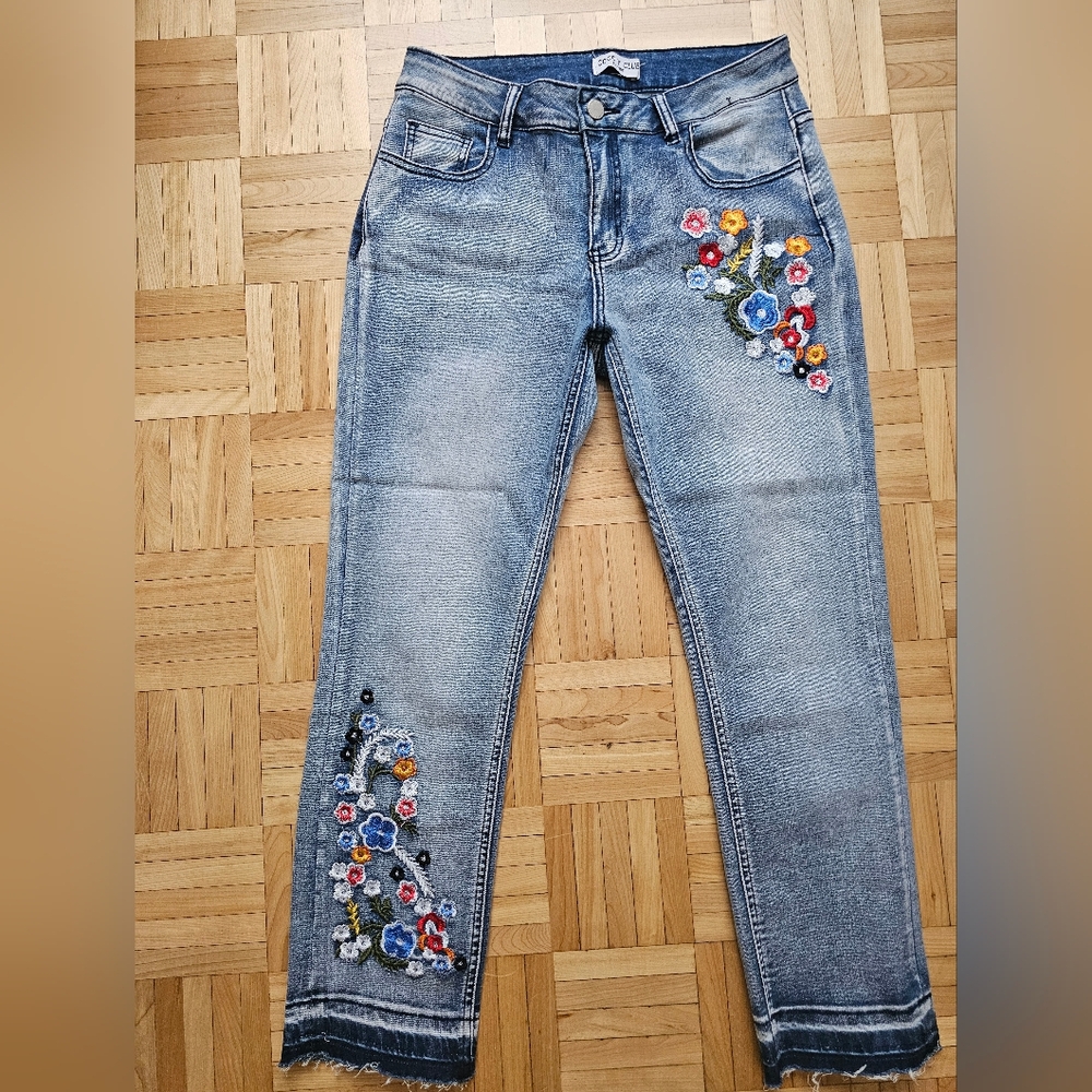 Embroidered Blue Crop Jeans